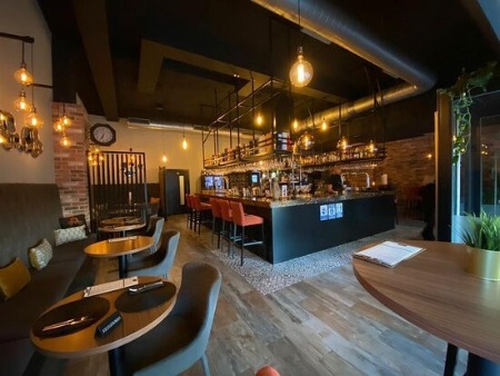 The Lounge Restaurant Bar